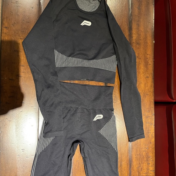 Pursue fitness sport kit wear - Picture 2 of 2